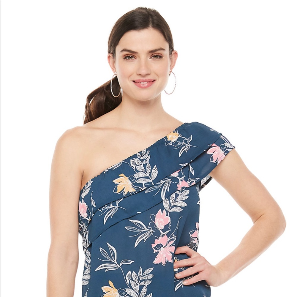 Woman apt 9 ruffled One shoulder top